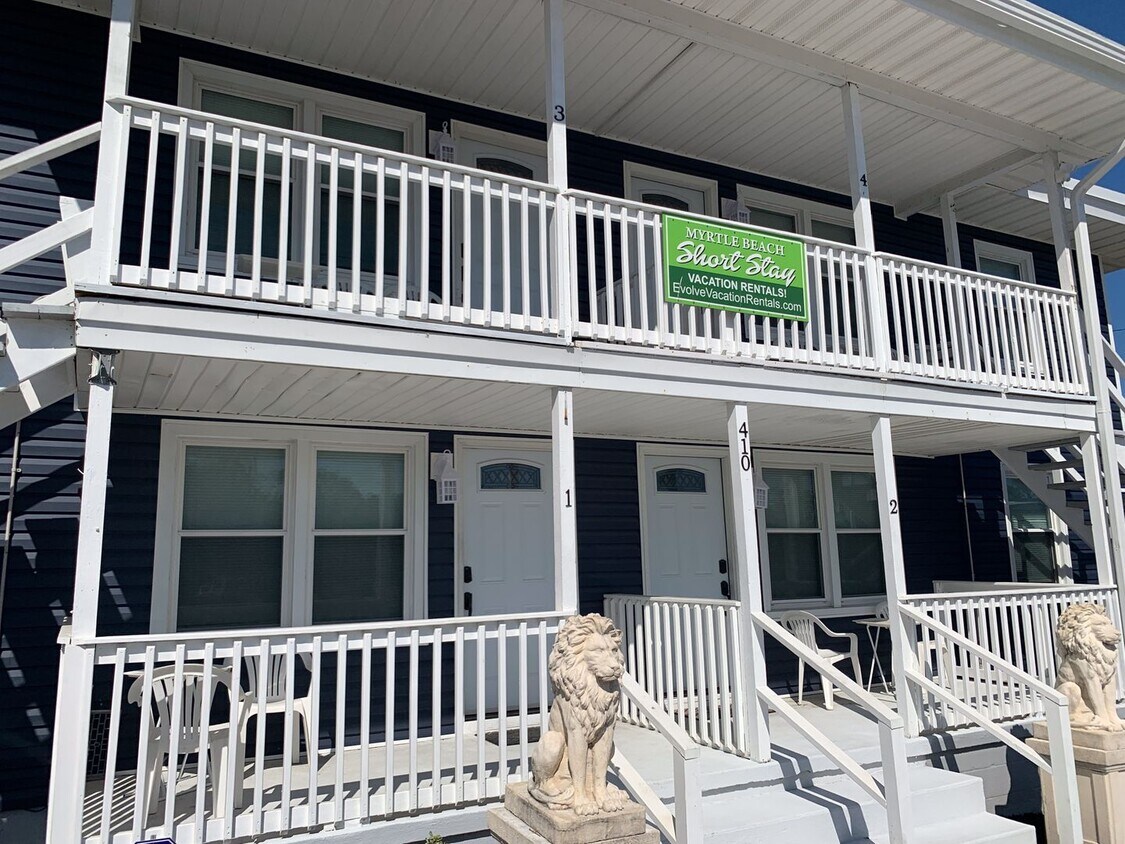 Foto principal - Two Blocks to the Beach - Two-Bedroom, One...