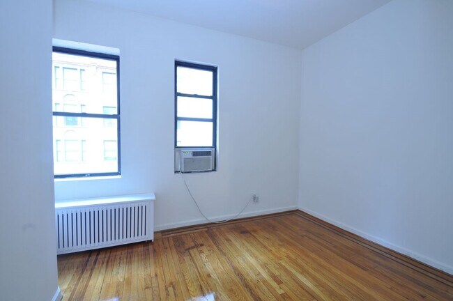Building Photo - 29 E 30th St
