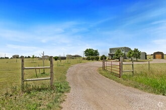 Building Photo - 4145 Los Ranchitos Dr