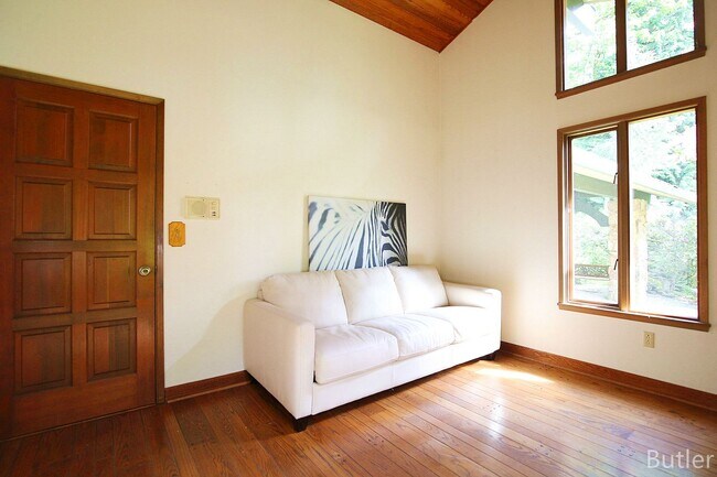 Foto del edificio - CLICK "REQUEST A TOUR" NOW!