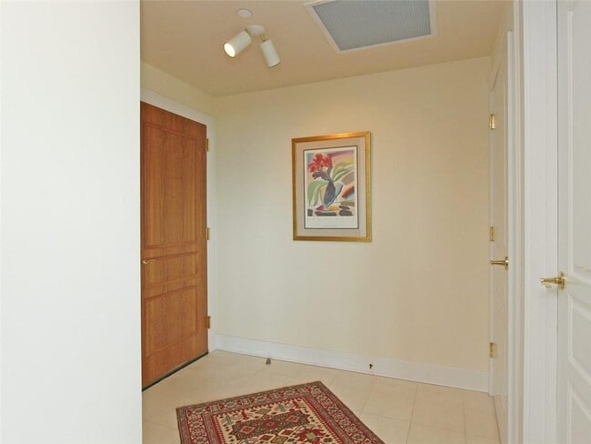 Foto del edificio - 700 Park Regency Pl NE