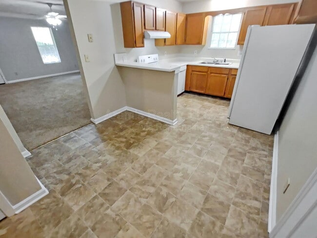 Building Photo - 117 Oriole Dr