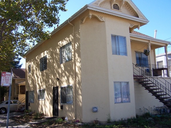 Building Photo - 2200 7th St