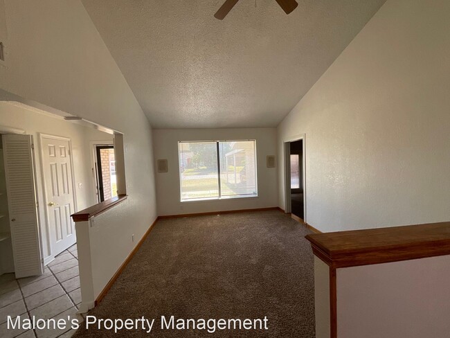 Building Photo - 3 br, 1.5 bath House - 4849 Woodview