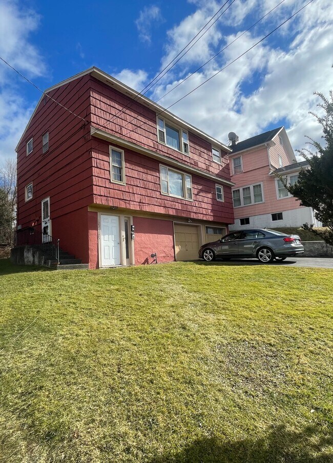 Building Photo - 125-125 Genesee Park Dr