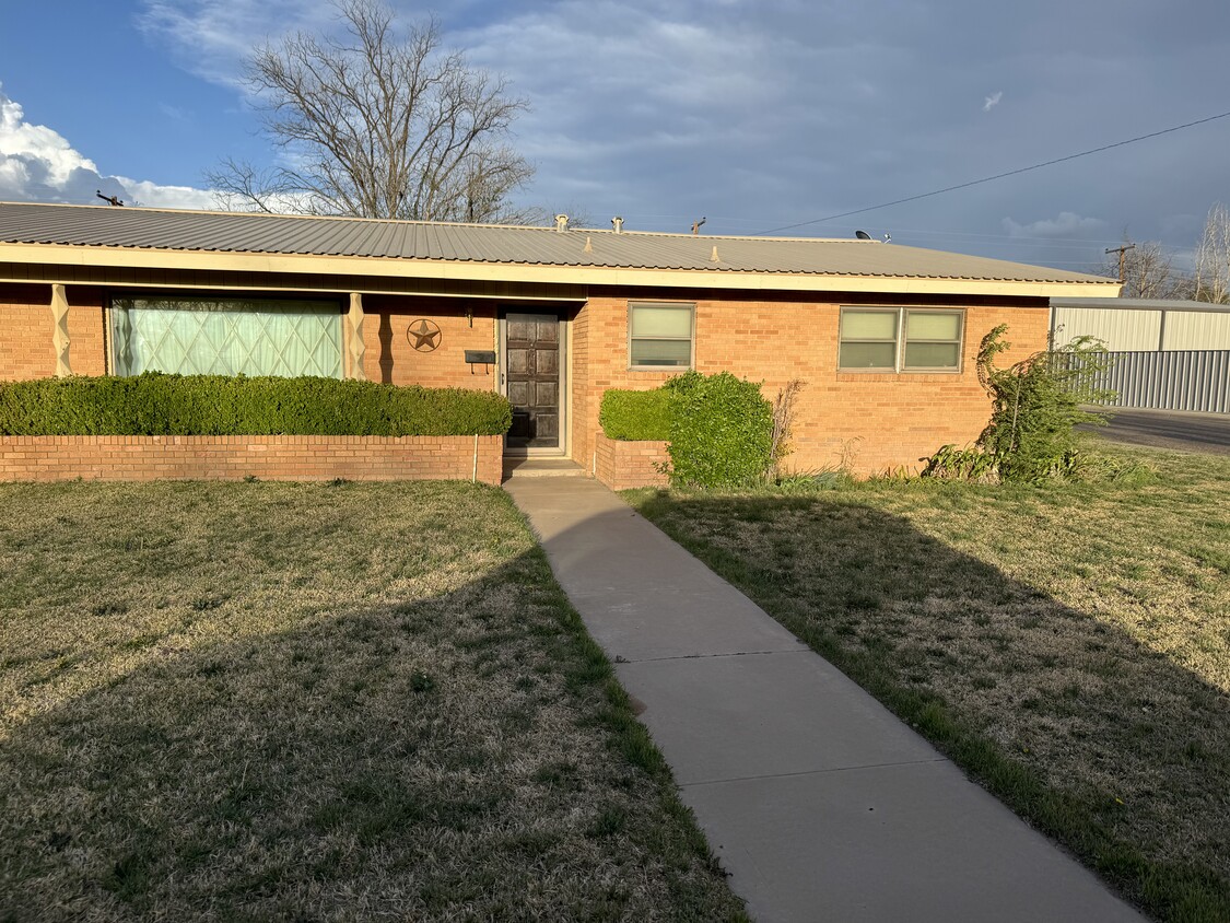Foto principal - 1006 S Franklin Ave