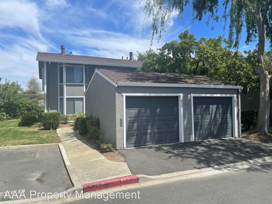 Primary Photo - 2 br, 2.5 bath House - 830 Royal Ann Lane