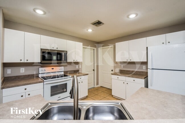 Building Photo - 3105 41st St W