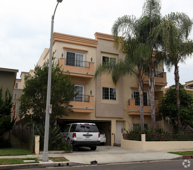 Building Photo - Brockton Townhomes by Wiseman