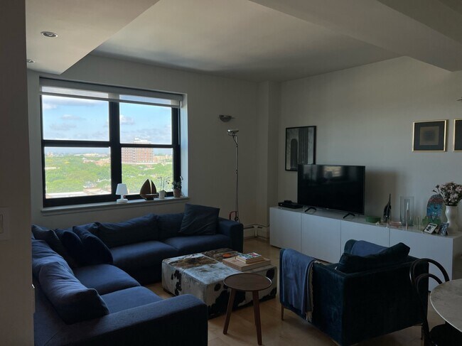 Foto del edificio - 2100 N Lincoln Park W