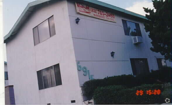 Foto del edificio - 6915 Coldwater Canyon Ave