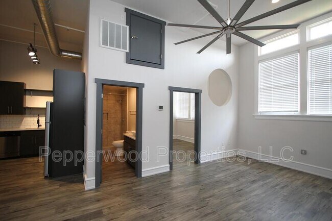 Building Photo - 600 Magnolia St