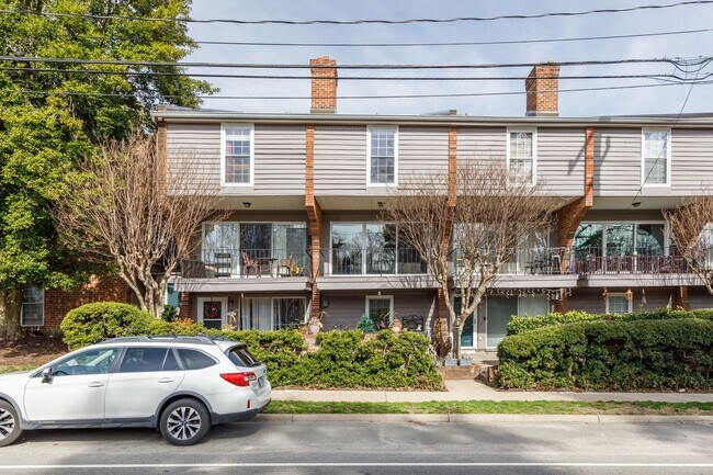 Foto del edificio - 5900 Patterson Ave