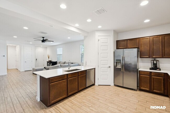 Building Photo - Spacious 4BR House in Waddell
