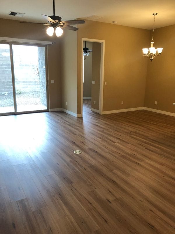 Foto del edificio - 5593 N Brinson Ln