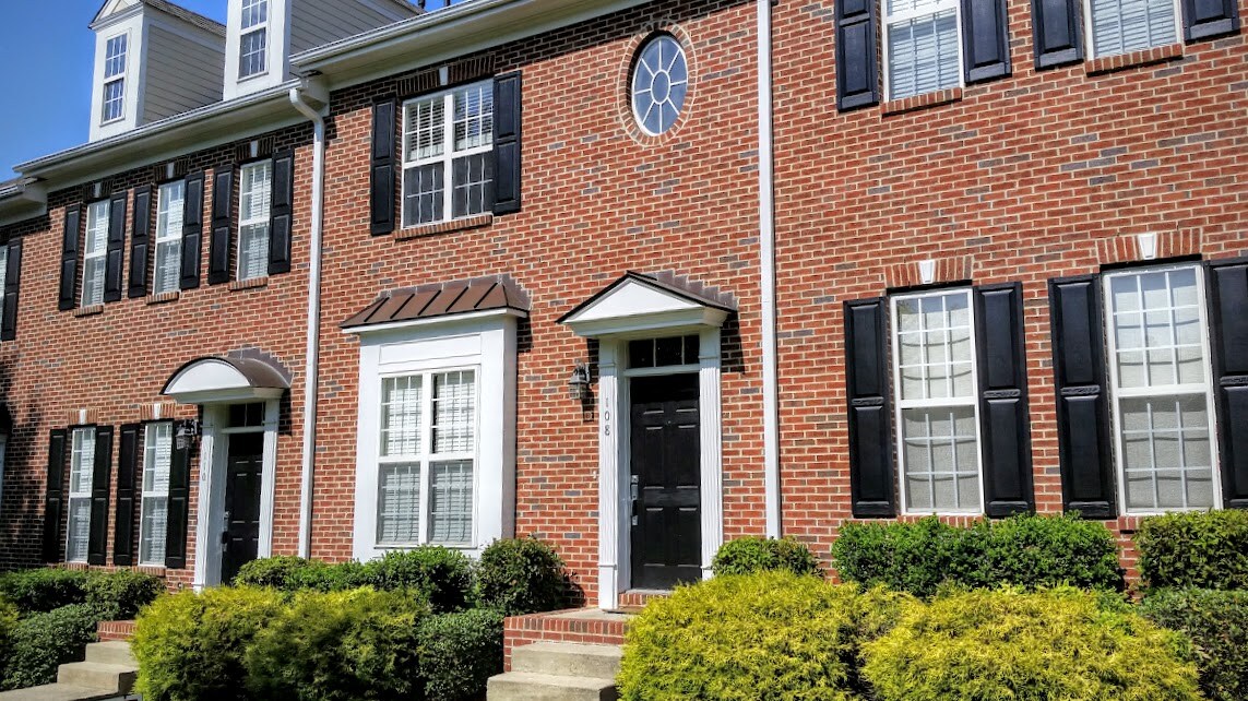 108 W Savannah Ridge Rd, Holly Springs, NC 27540 Townhome Rentals in