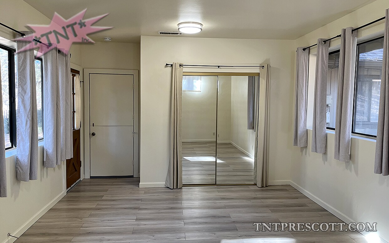 Primary Photo - Home in Prescott