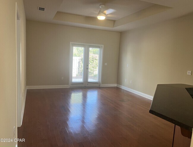 Foto del edificio - 56 Denny Dr