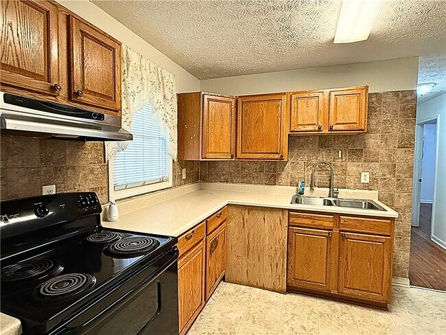 Building Photo - 6424 Monica Dr