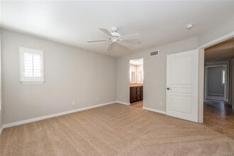 Building Photo - 8 Bluefin Ct