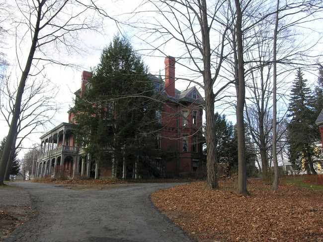 Building Photo - 18-20 Pleasant St