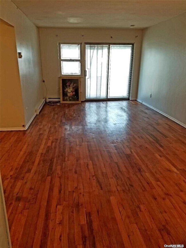 Foto del edificio - 43-35 223rd St