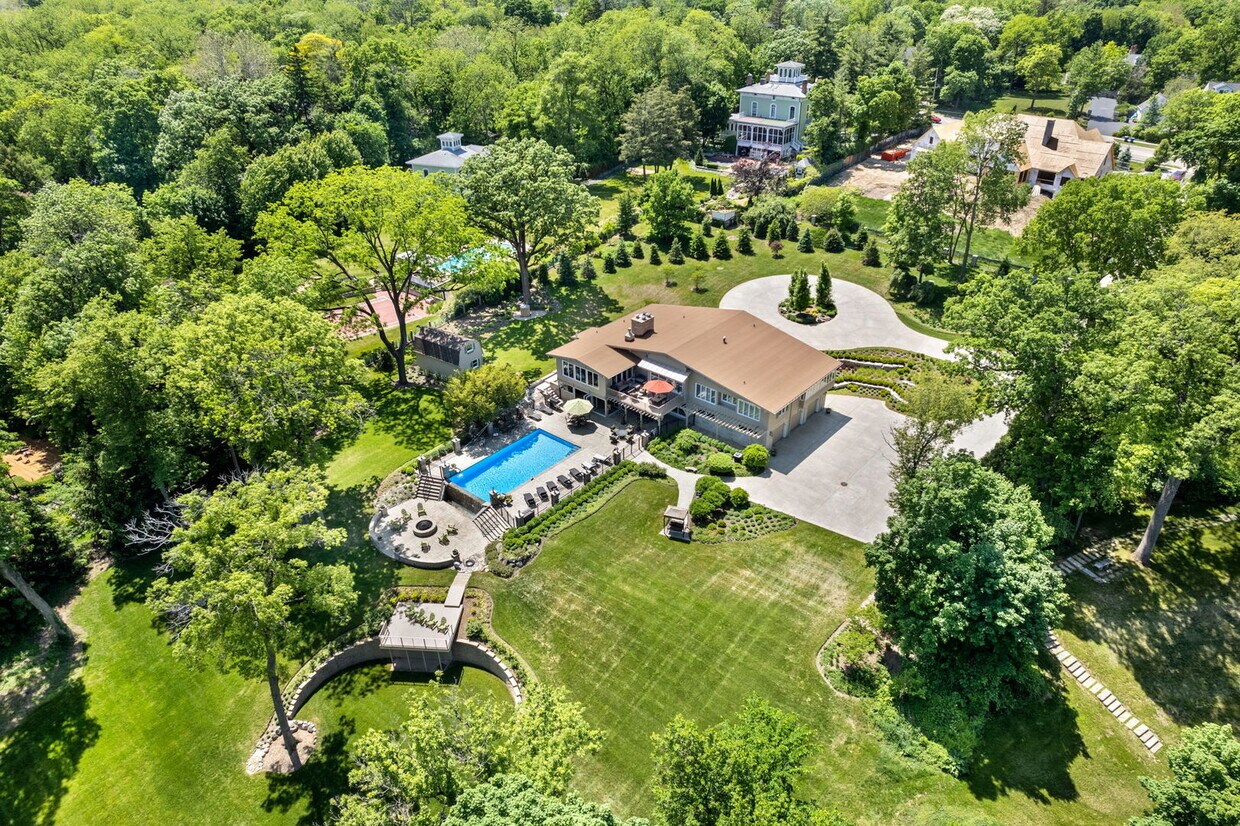 Foto principal - 921 S Batavia Ave