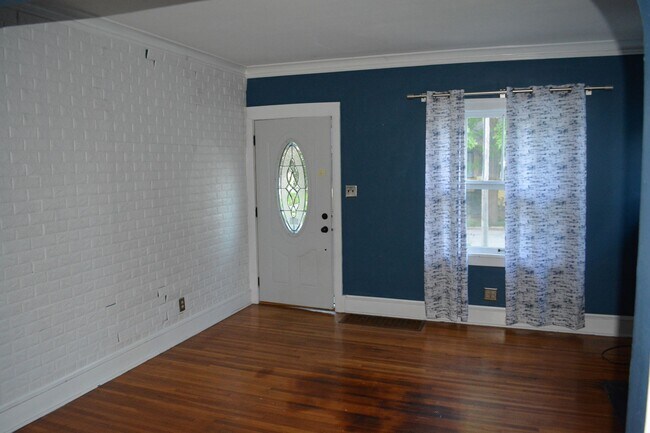 Building Photo - 413 Kreitzer Ave