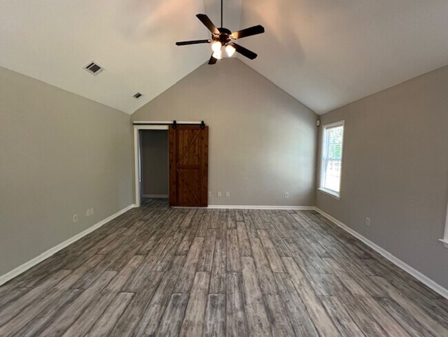 Building Photo - Beautiful 4-bedroom Home in Valdosta, Ga!