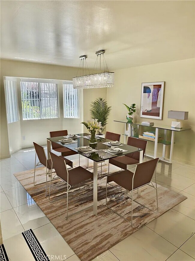 Foto del edificio - 2255 E Chevy Chase Dr