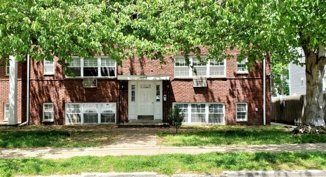 Building Photo - 17A S Valley Rd