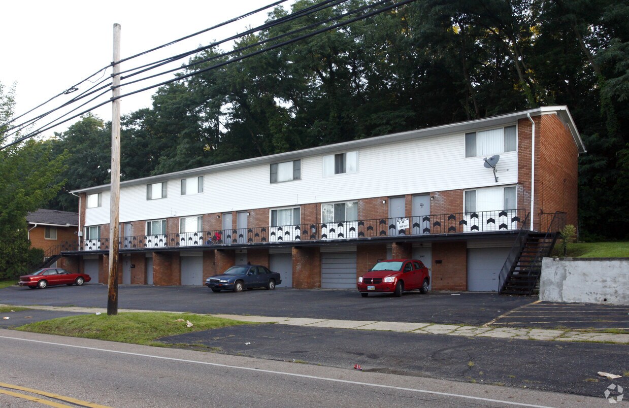 Foto principal - Newton Townhomes
