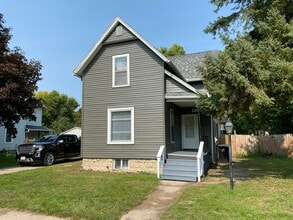 Building Photo - 711 Highland Ave