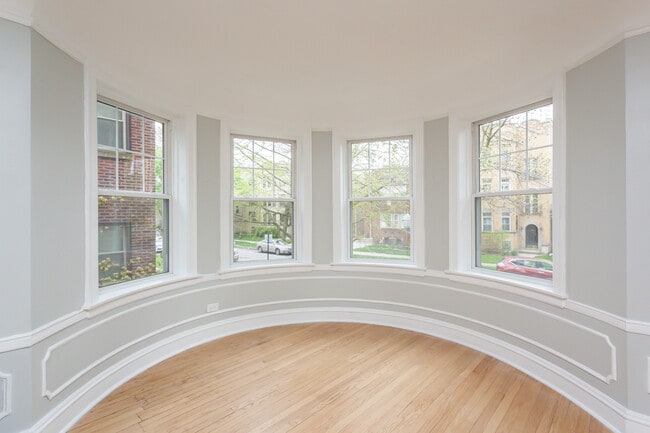 Building Photo - 6149 N Talman Ave