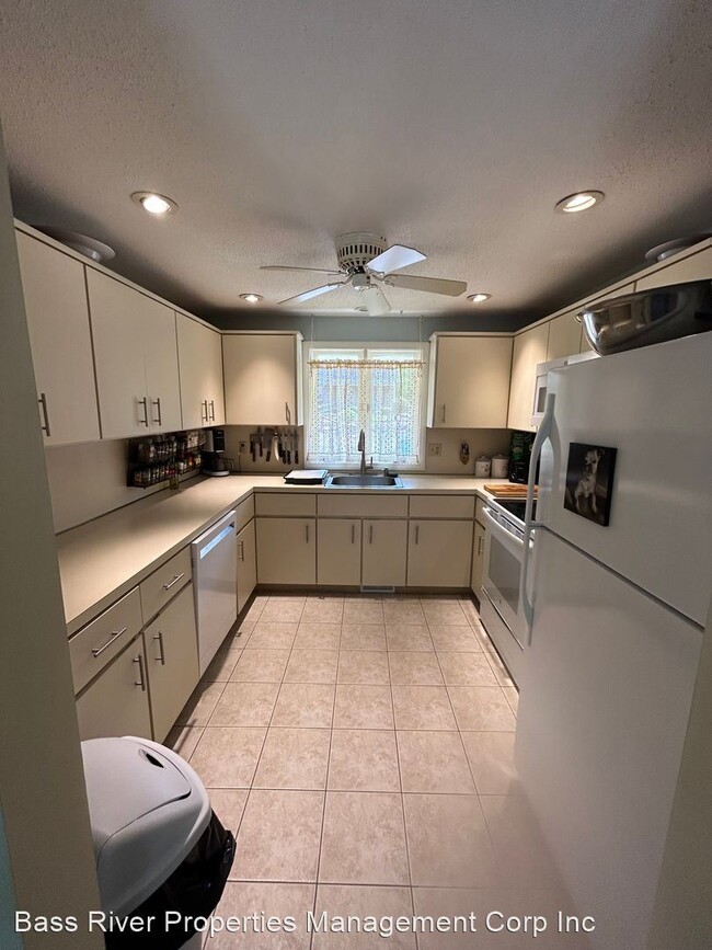Building Photo - 2 br, 2 bath House - Deb's Hill Road
