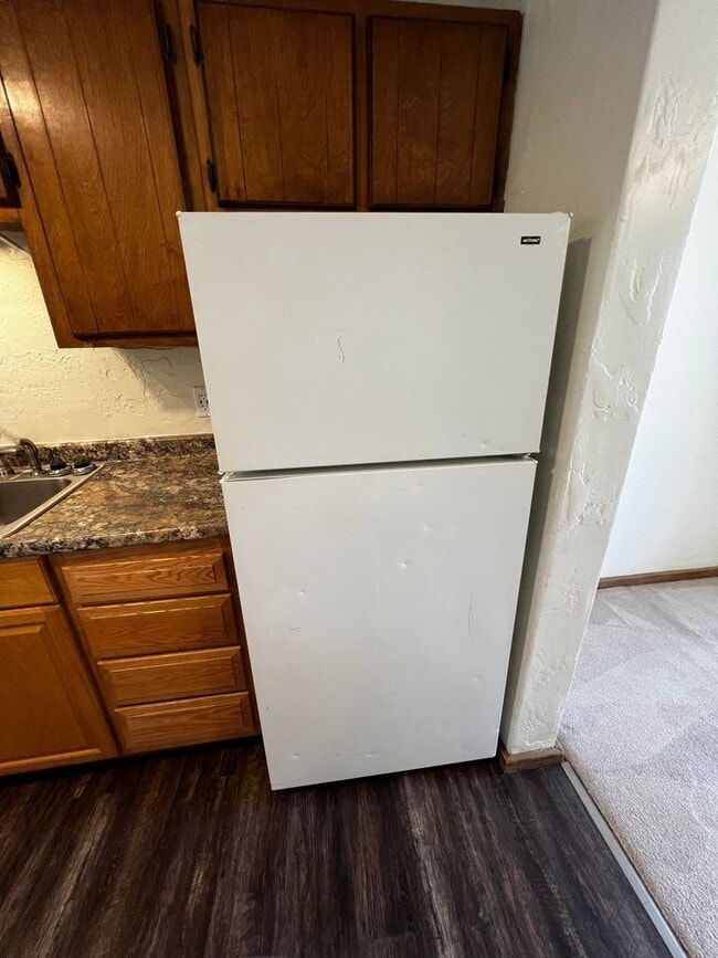 Building Photo - 2BD/1 BA Duplex