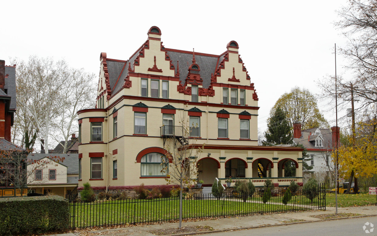 Primary Photo - 5922-5960 Wellesley Ave