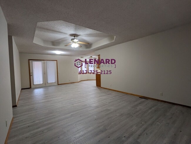 Building Photo - 3 Bedroom Home Ready for Move In!