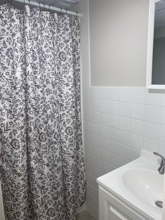 Building Photo - 5 View Ct