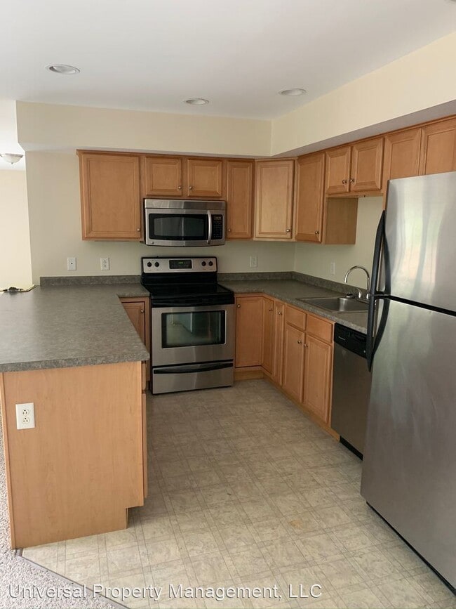 12 Dame St, Kittery, ME 03904 Room for Rent in Kittery, ME