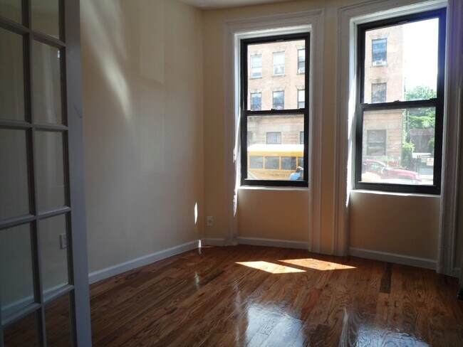 Plano de planta - 647 Prospect Place