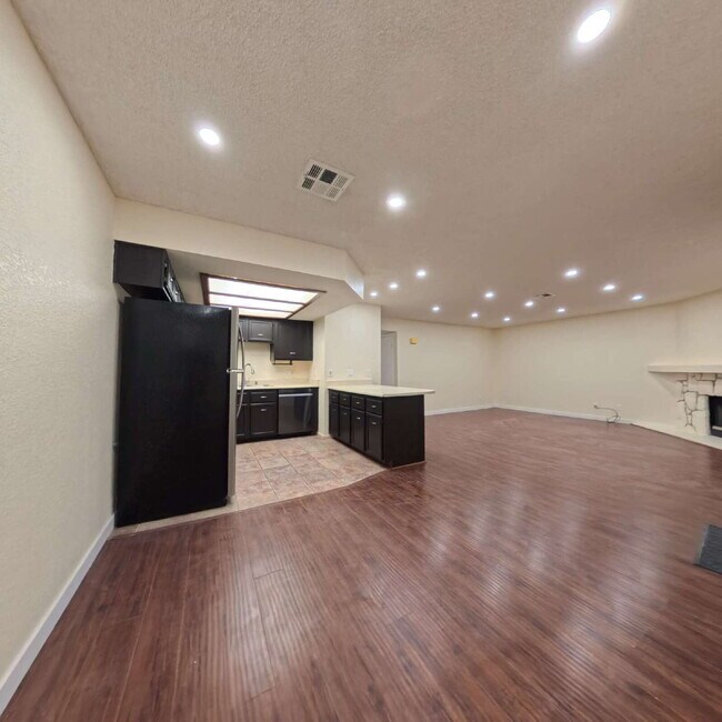 Foto del edificio - Beautiful 2 Bedroom 2 Bathroom Condo at The Lakes!