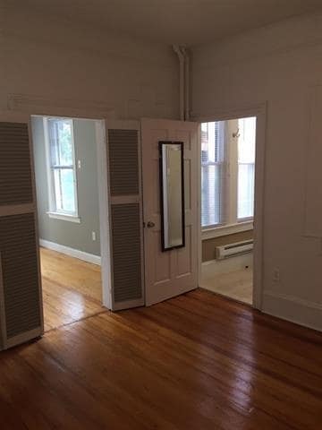 Building Photo - 526 29th St