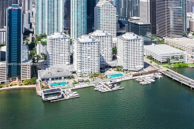Building Photo - 801 Brickell Bay Dr