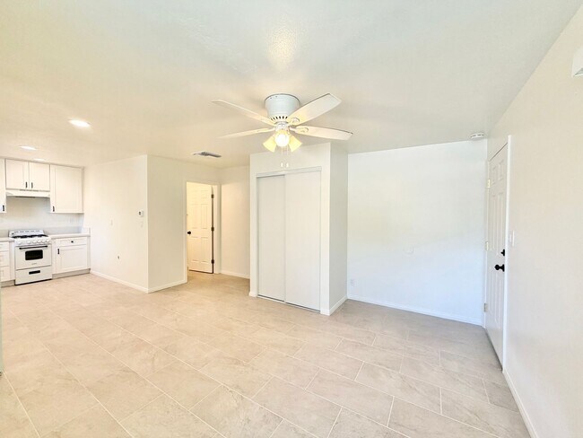 Foto del edificio - AVAILABLE NOW!! Studio Apartment in Palm Springs!