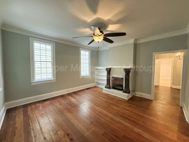 Building Photo - 70 Radcliffe St