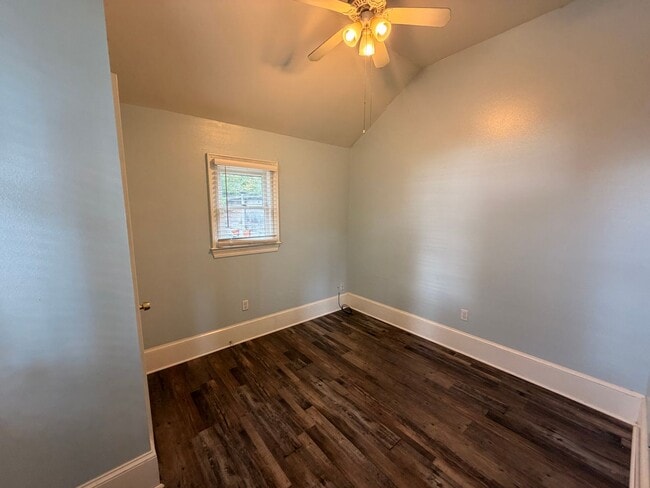 Foto del edificio - 503-505Third