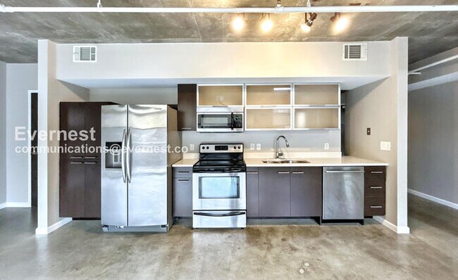 Building Photo - 2115 Yeaman Pl