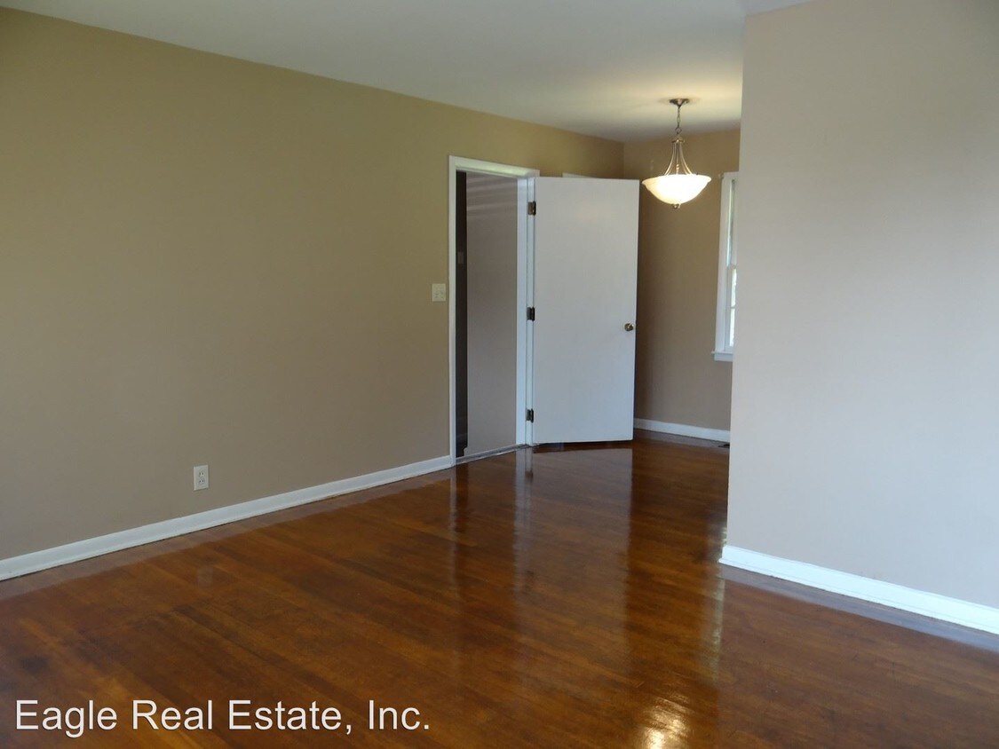 Building Photo - 3 br, 1 bath House - 4700 Mastin Lake Road
