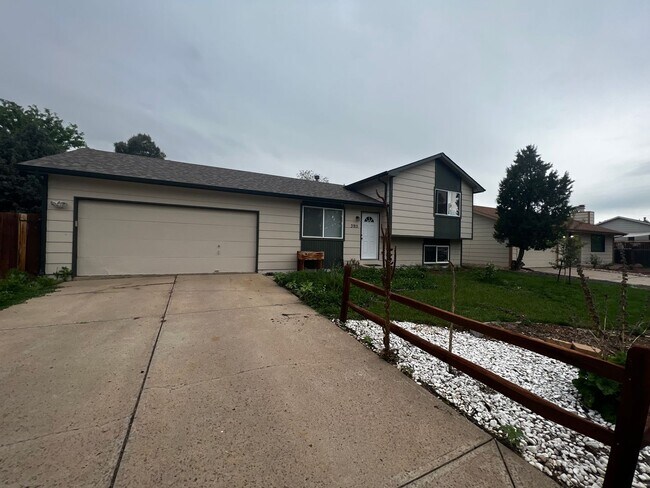 Foto del edificio - Spacious 3 Bed 2 Bath House in West Fort C...